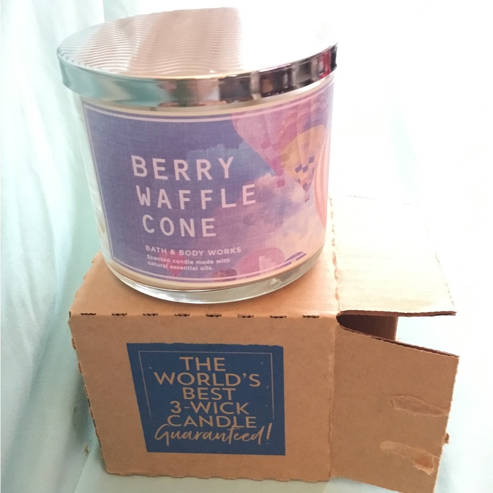 Bath and Body Works Berry Waffle Cone Natural Essential Oils Three Wick …